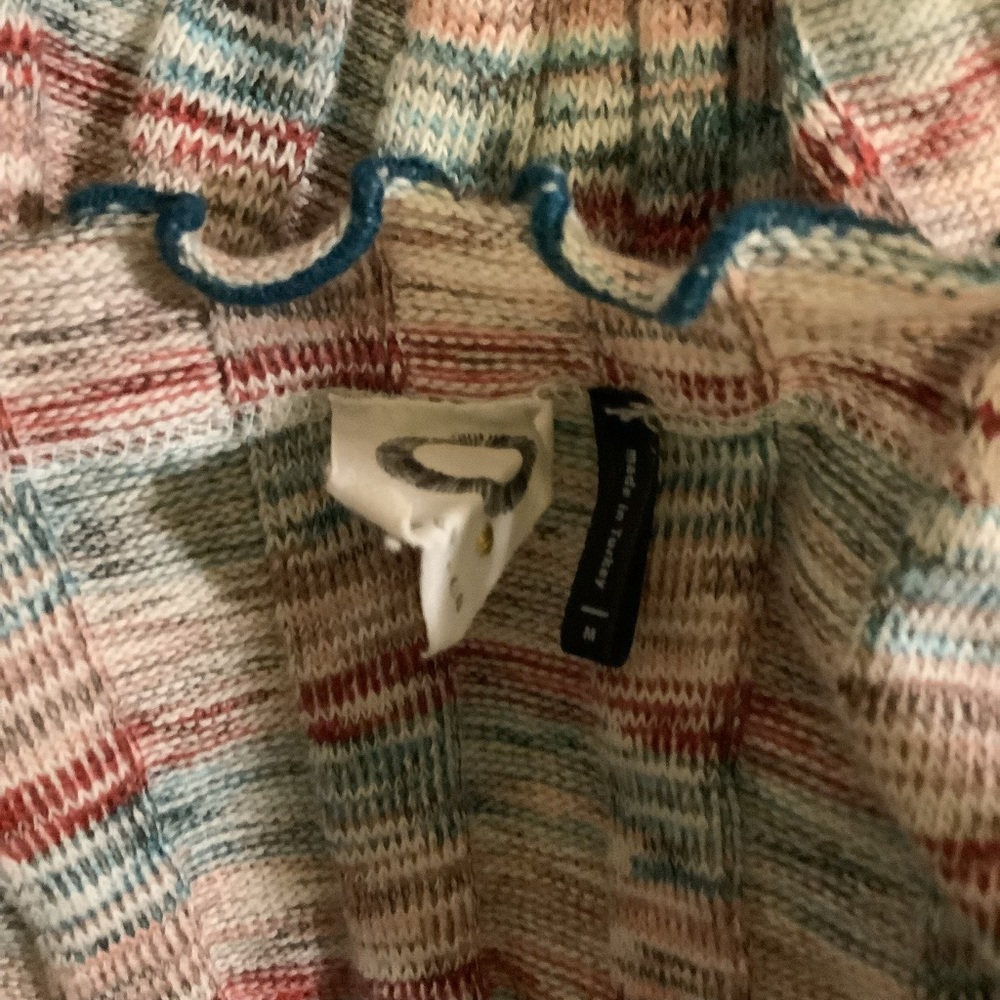 Akemi & Kin Sweater Tank Size Medium - Picture 4 of 4